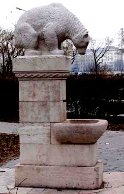 Medgyessy, Ferenc: Brunnen mit Bär