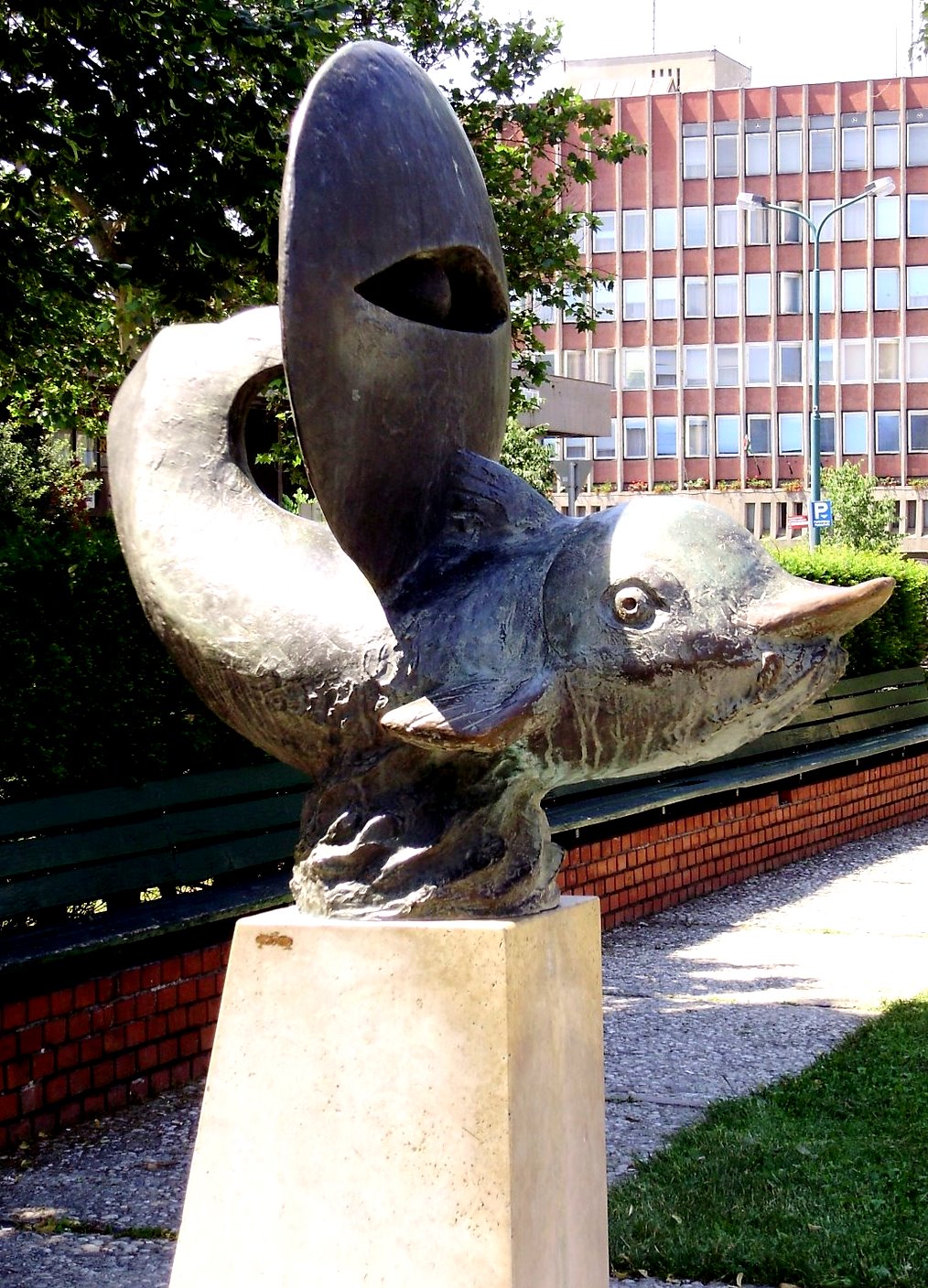 Borsos, Miklós- Skulpturen: Delphinbrunnen