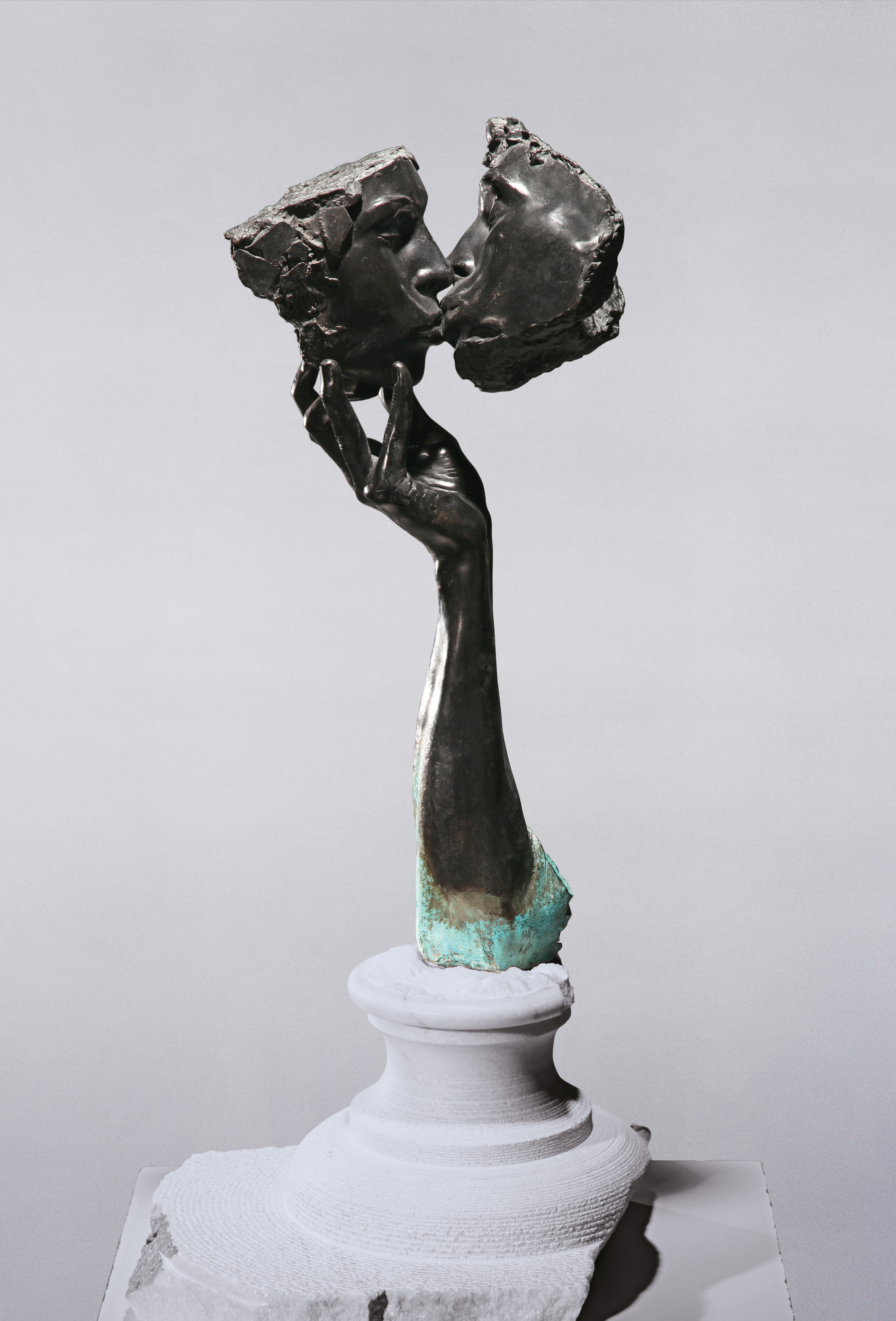 Párkányi, Péter: The Kiss  (black patina)