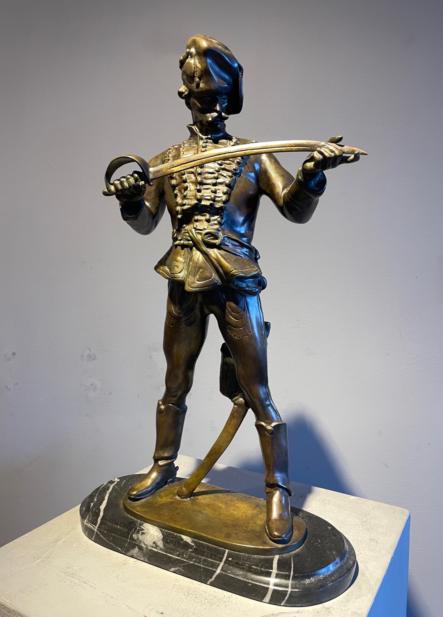 Kisfaludi Strobl, Zsigmond: Hussar overlooking his sword