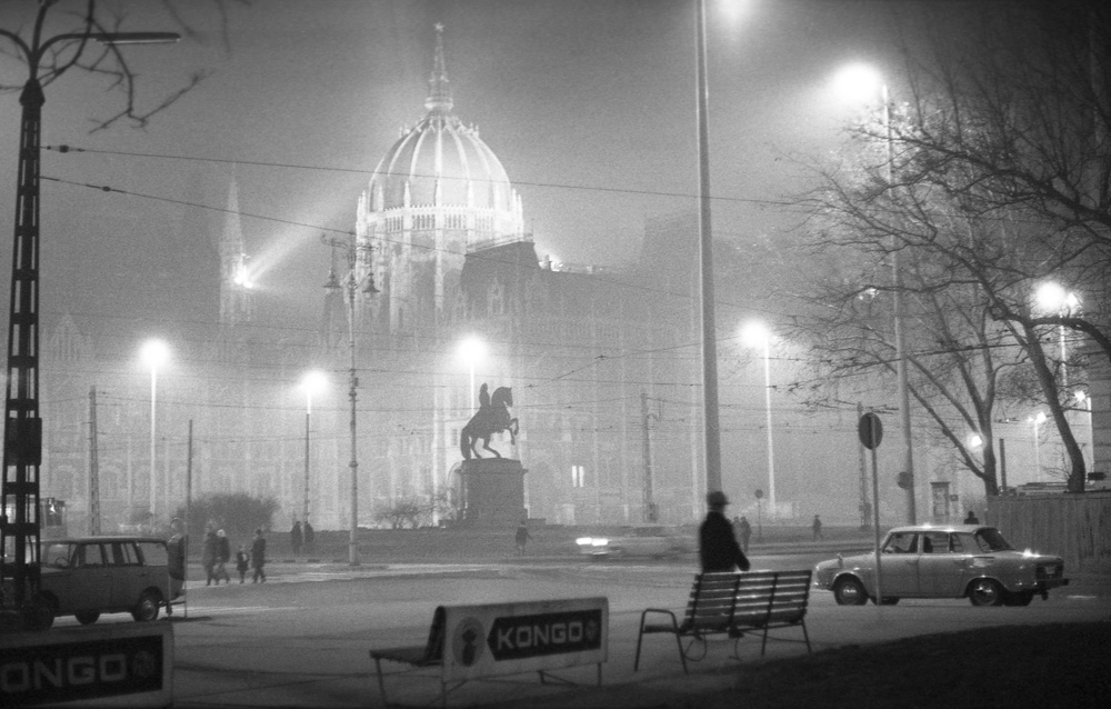 Chochol Károly: Kossuth tér